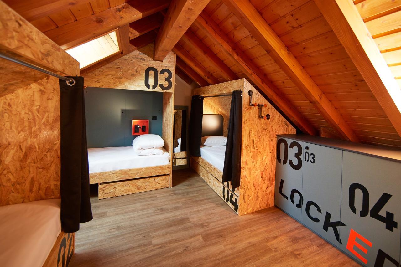 Moontain Hostel Oz ภายนอก รูปภาพ